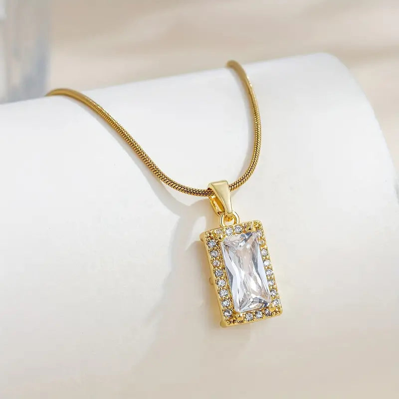 Halskette mit Anhänger Strasssteinen aus Edelstahl 18 Karat vergoldet